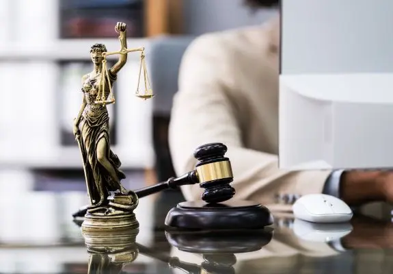 Dolmabahçe Göç Avukatı